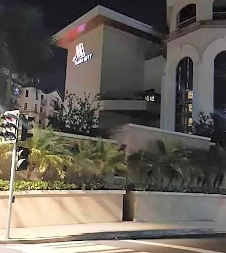 호텔 Cozyvilla At 81 Newport Blvd Newly Renovated Walk To Naia T3 Marriott & World Casino & Newport Mall For 5 Pax Free Parking!!!! 3*